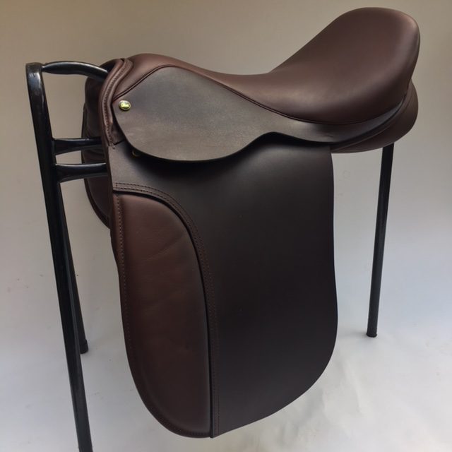 Ideal Show Cut H & C Wide Seat Saddle 17 1/2" XW SPECIAL OFFER £760